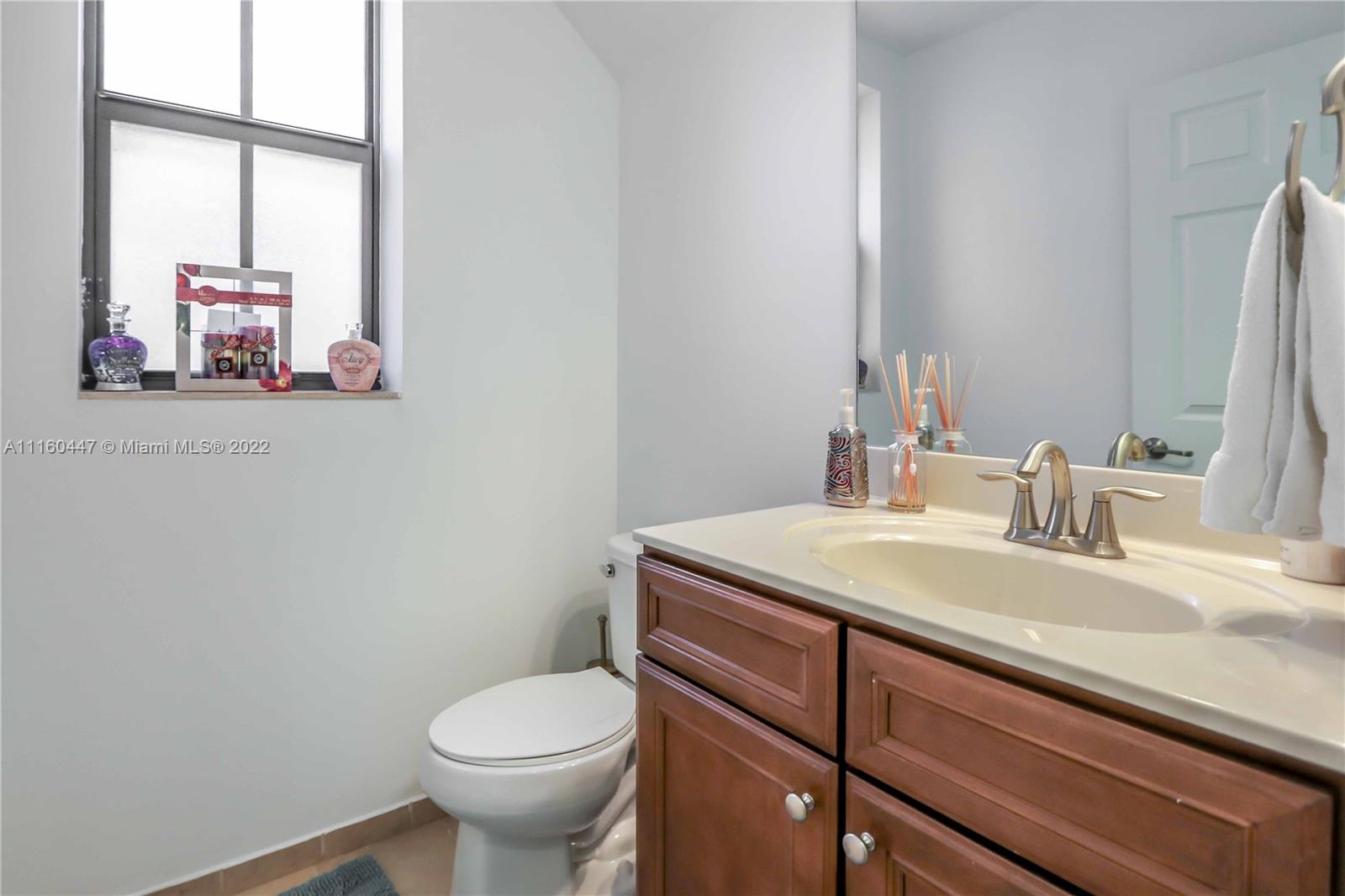 ISLES AT GRAND BAY - Residential Lease