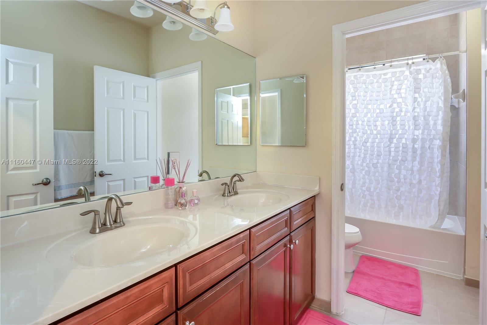 ISLES AT GRAND BAY - Residential Lease