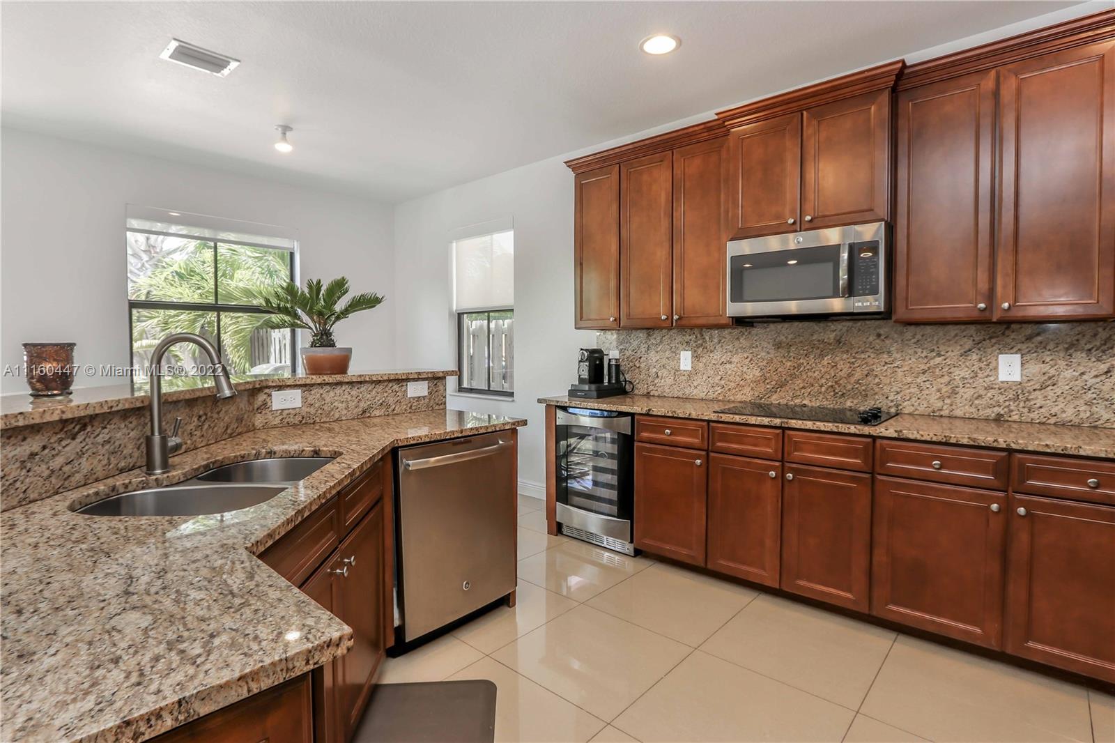 ISLES AT GRAND BAY - Residential Lease