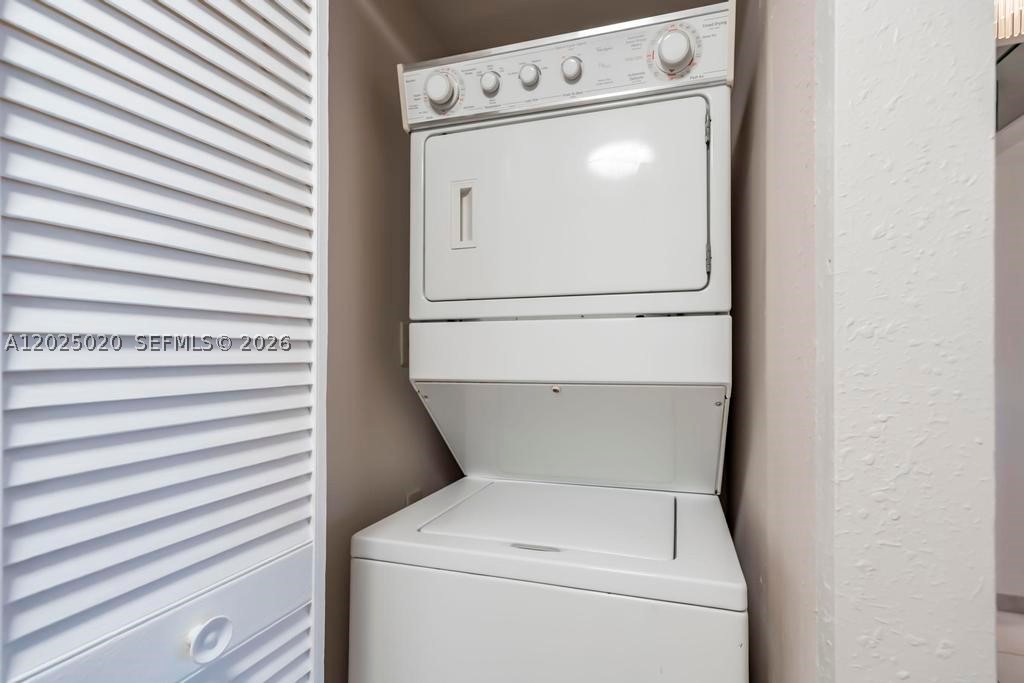 SUMMIT CONDO - Residential