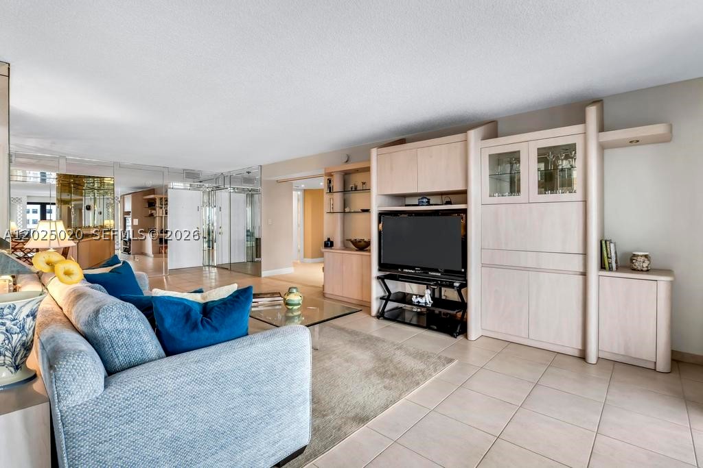 SUMMIT CONDO - Residential