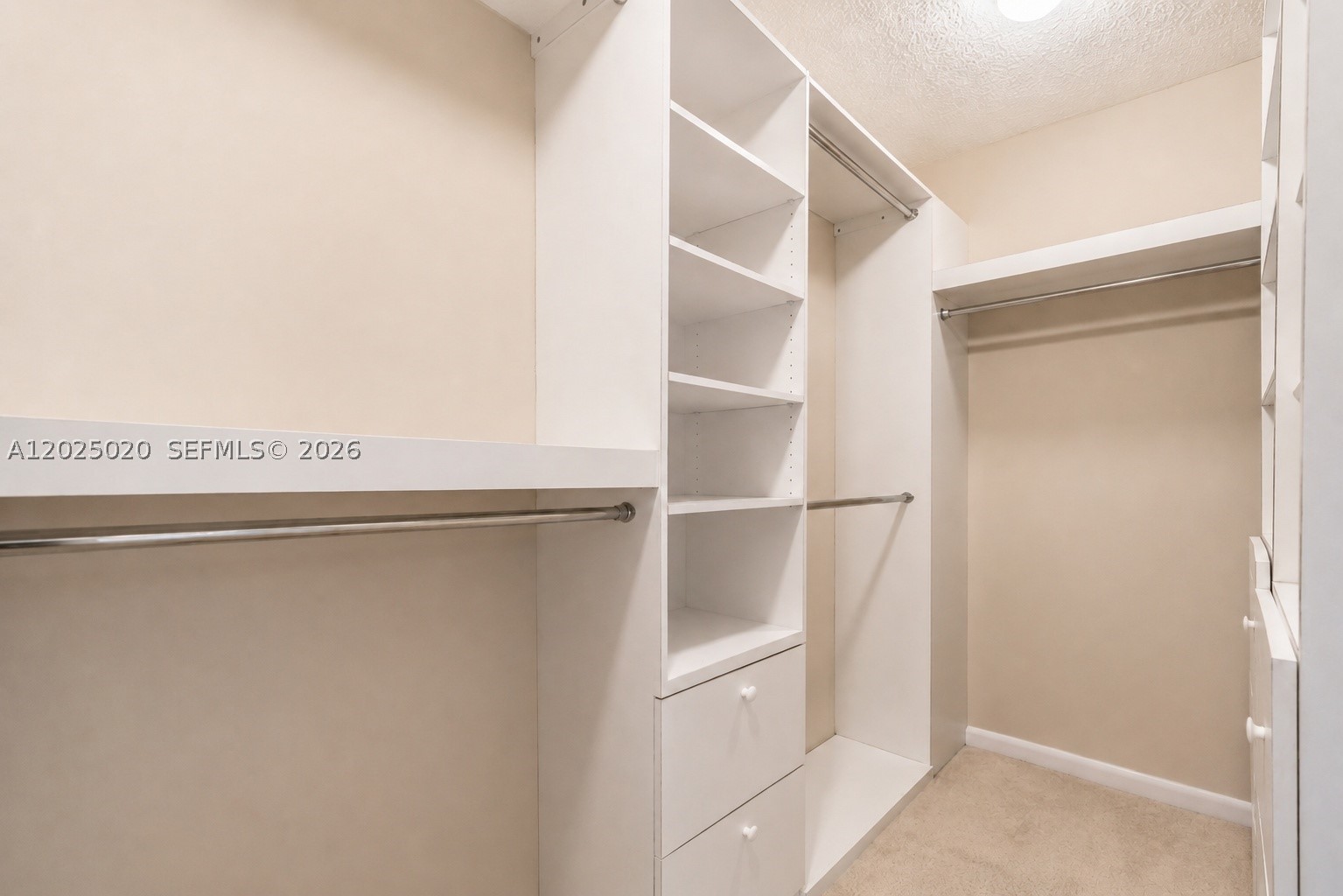 SUMMIT CONDO - Residential