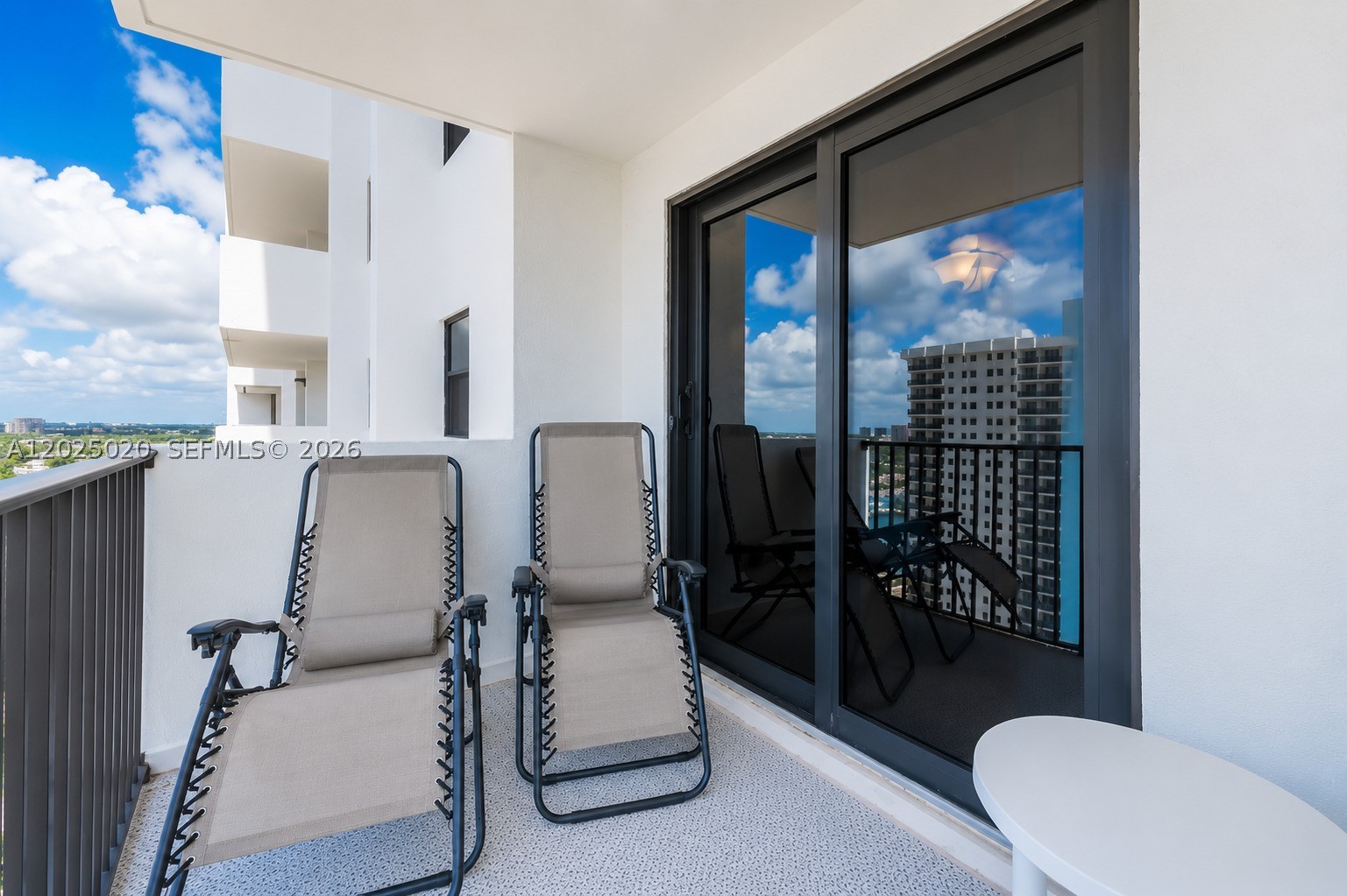 SUMMIT CONDO - Residential