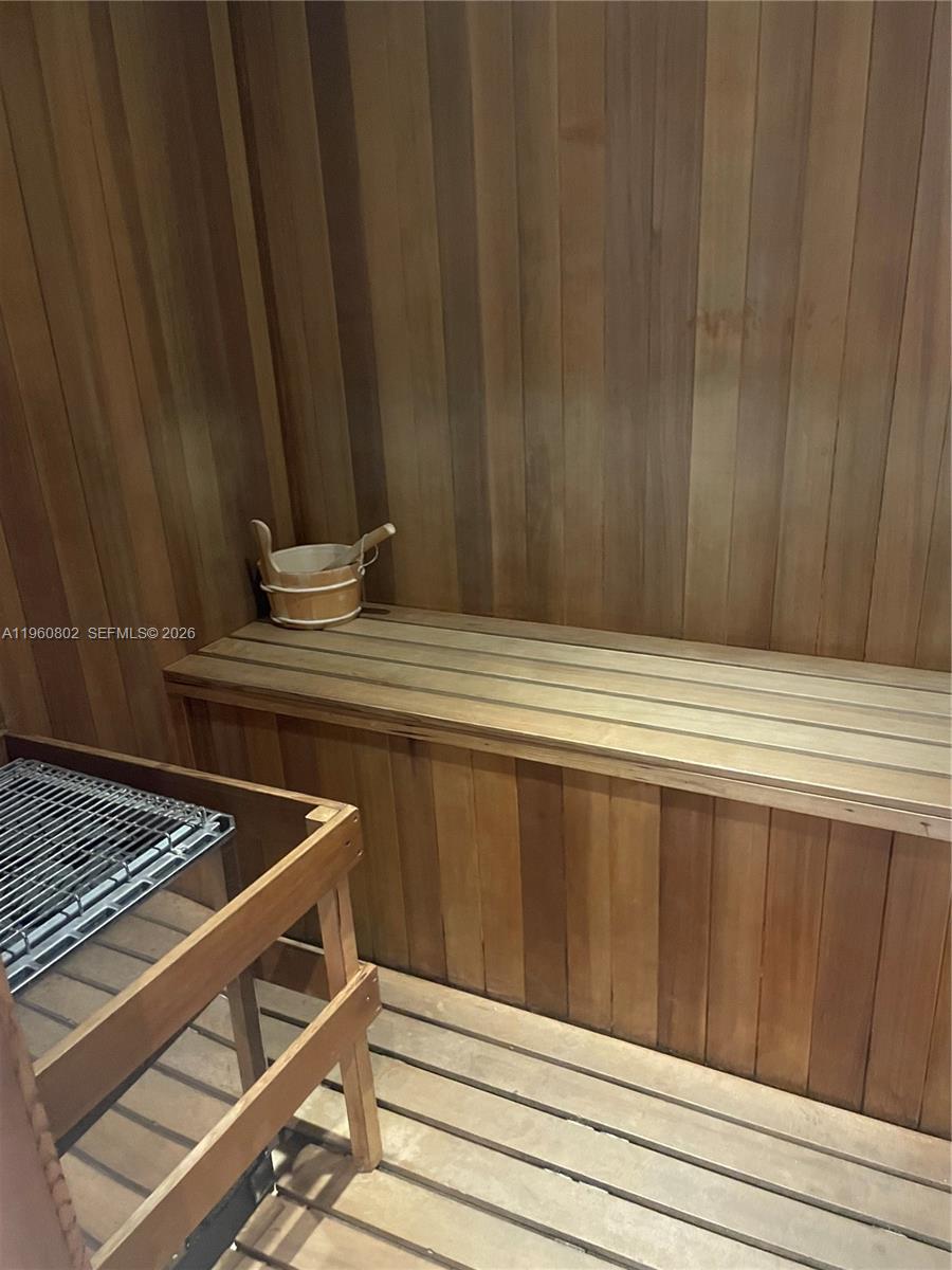SOLE CONDO - Residential