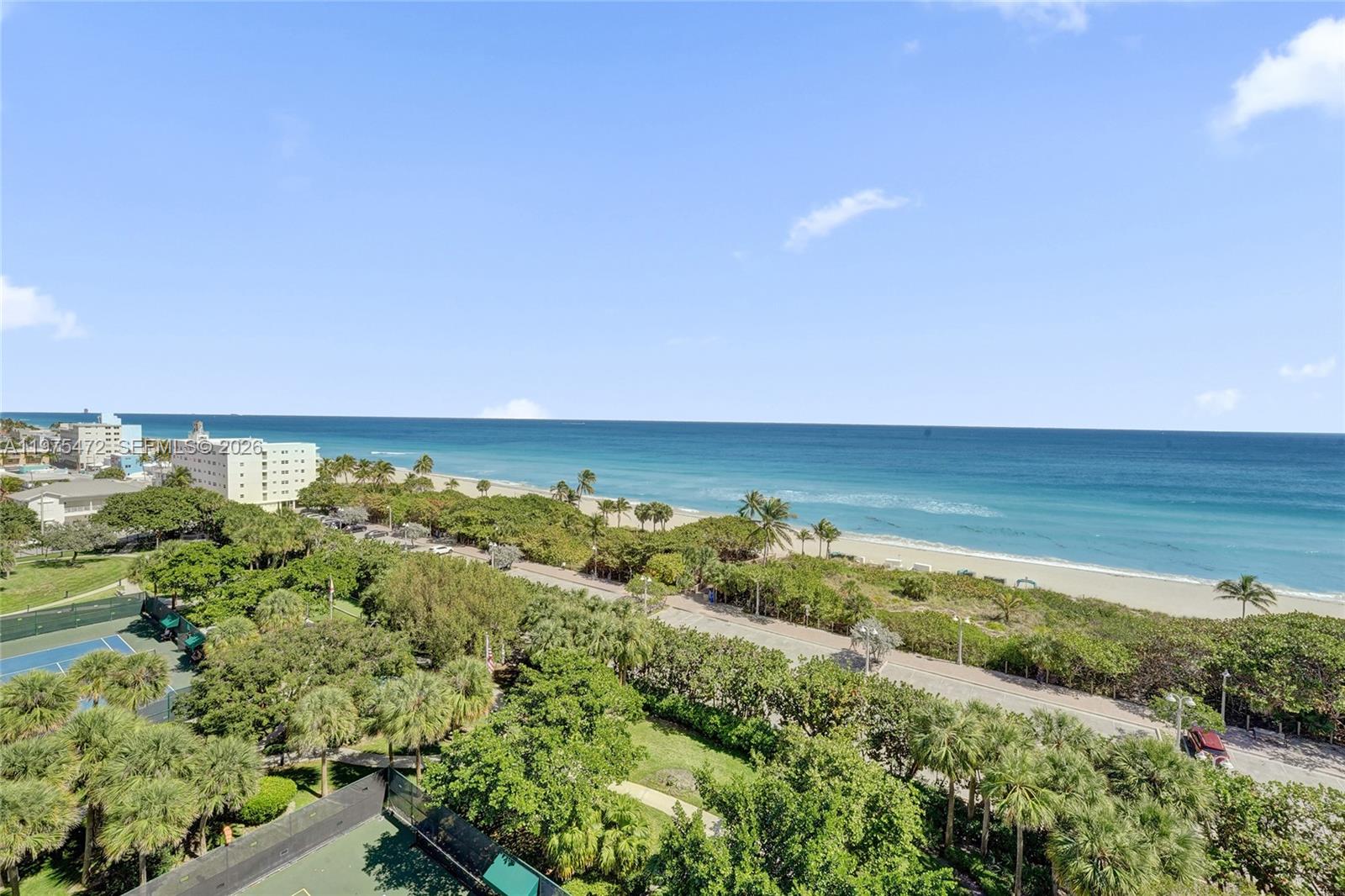 SUMMIT CONDO - Residential