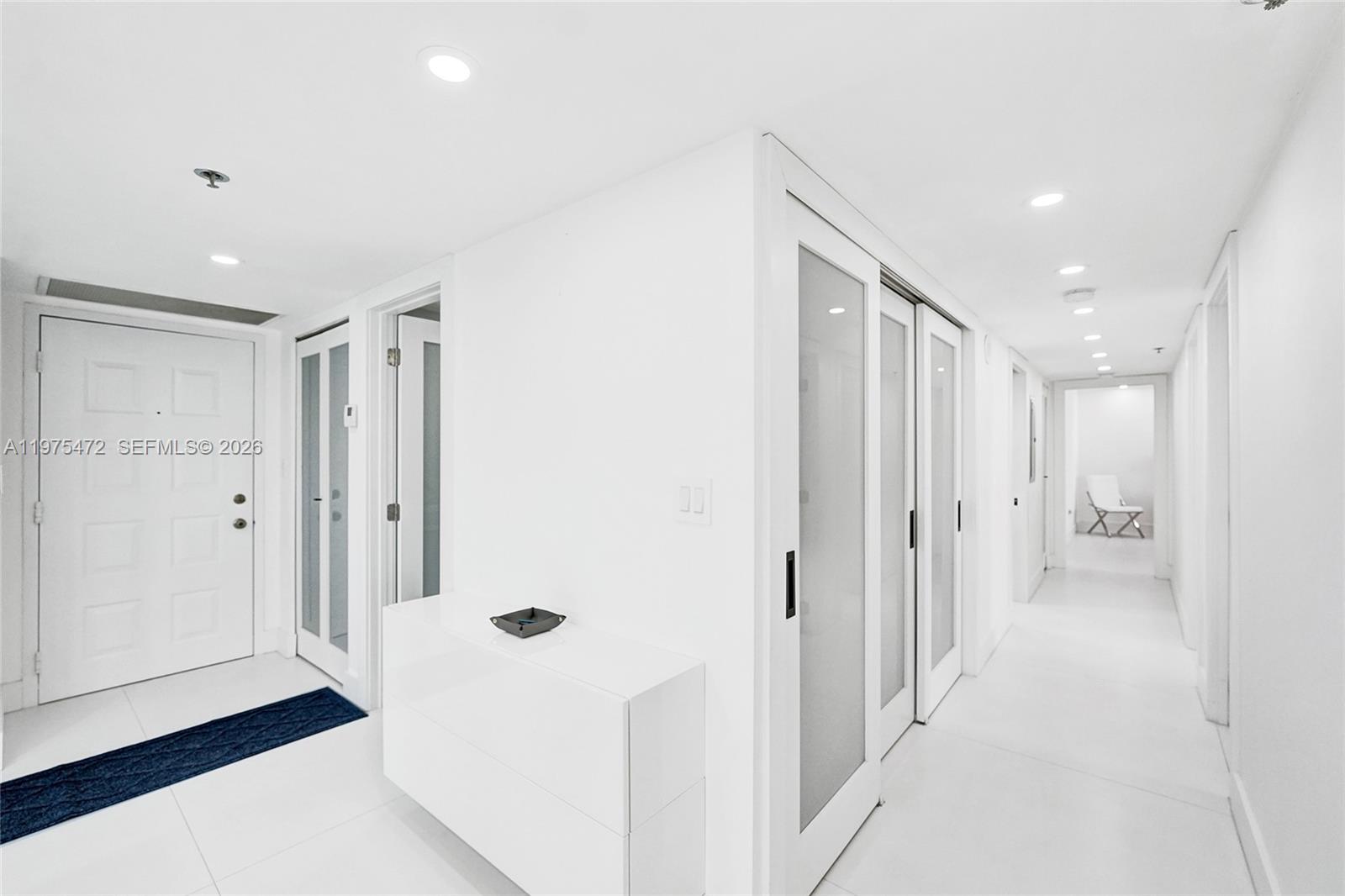 SUMMIT CONDO - Residential