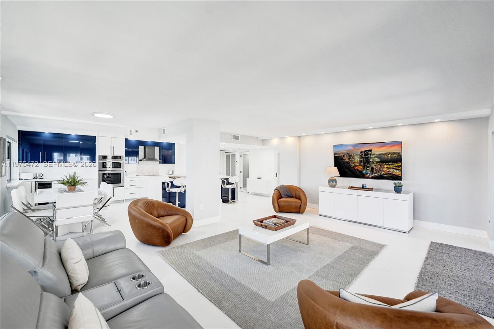 SUMMIT CONDO - Residential