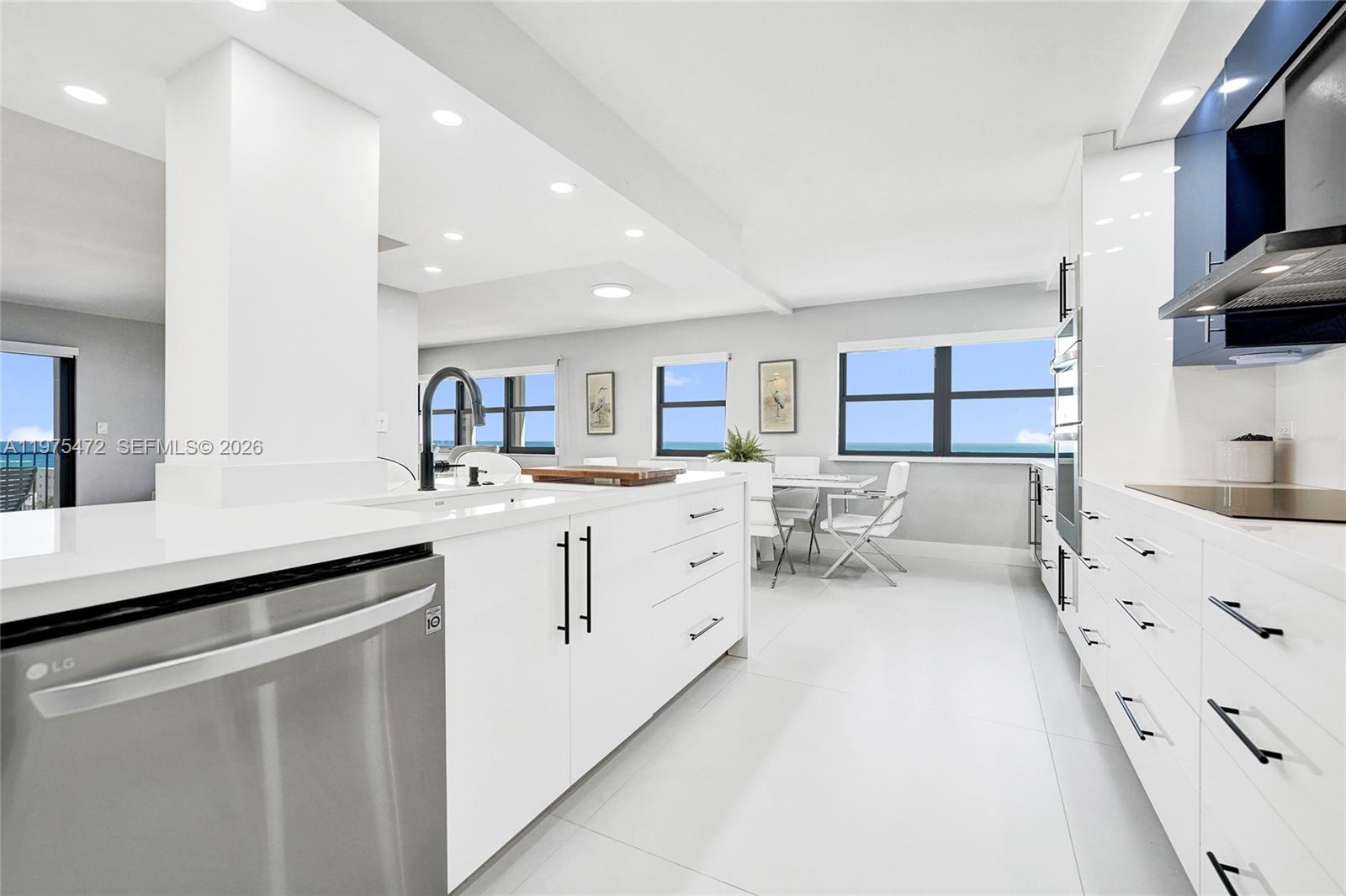 SUMMIT CONDO - Residential