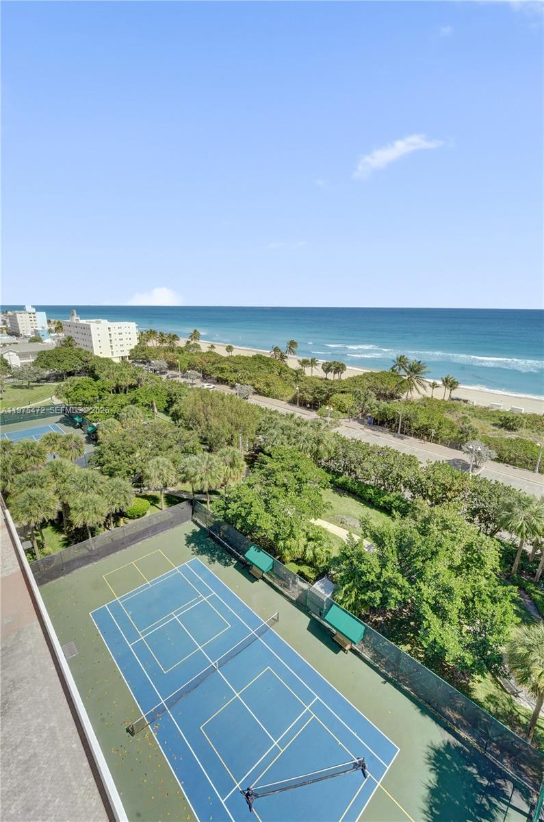 SUMMIT CONDO - Residential