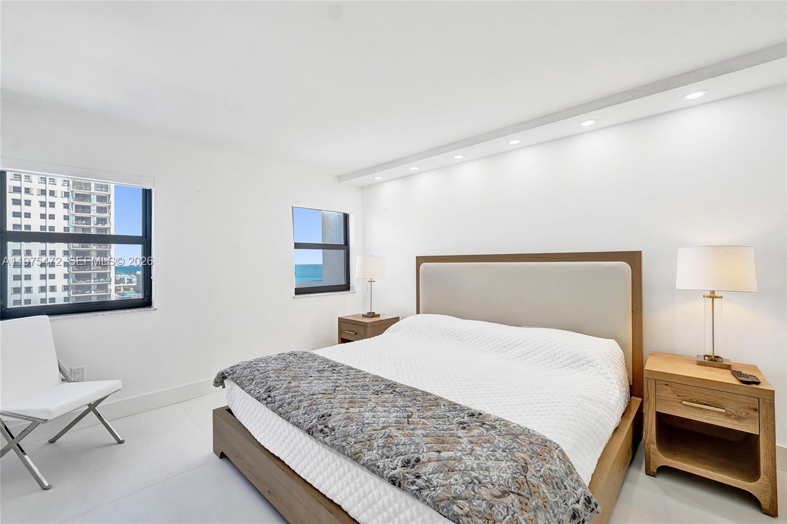SUMMIT CONDO - Residential