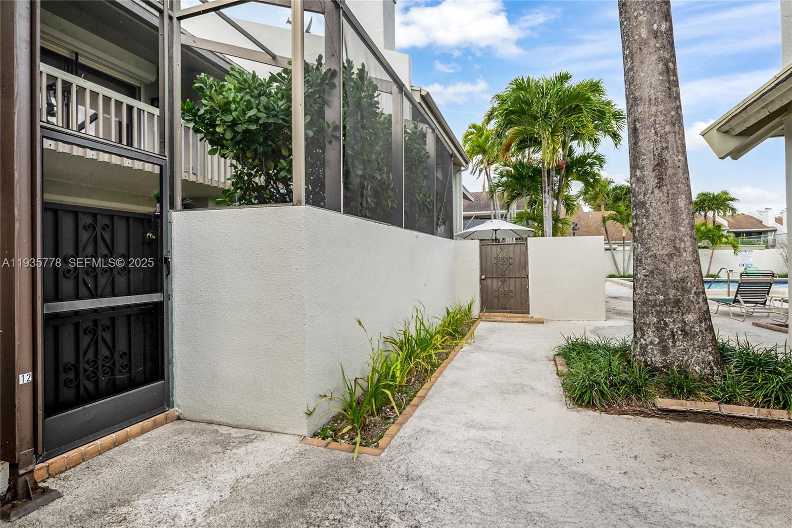 BANYANS OF SOUTH MIAMI CO - Residential