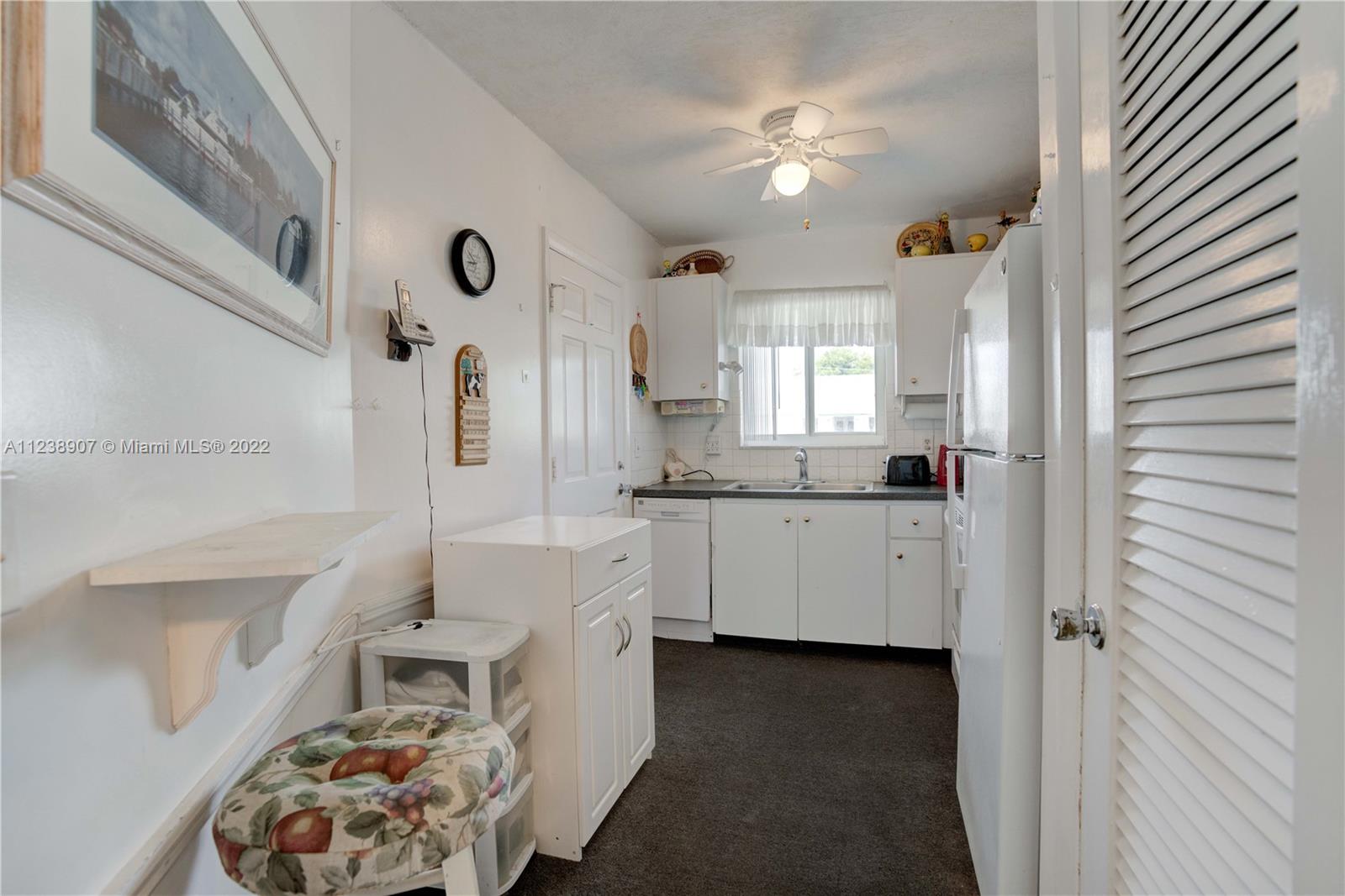 TEQUESTA GARDEN CONDO 1 - Residential