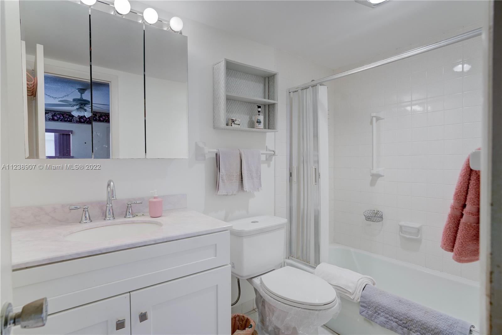 TEQUESTA GARDEN CONDO 1 - Residential