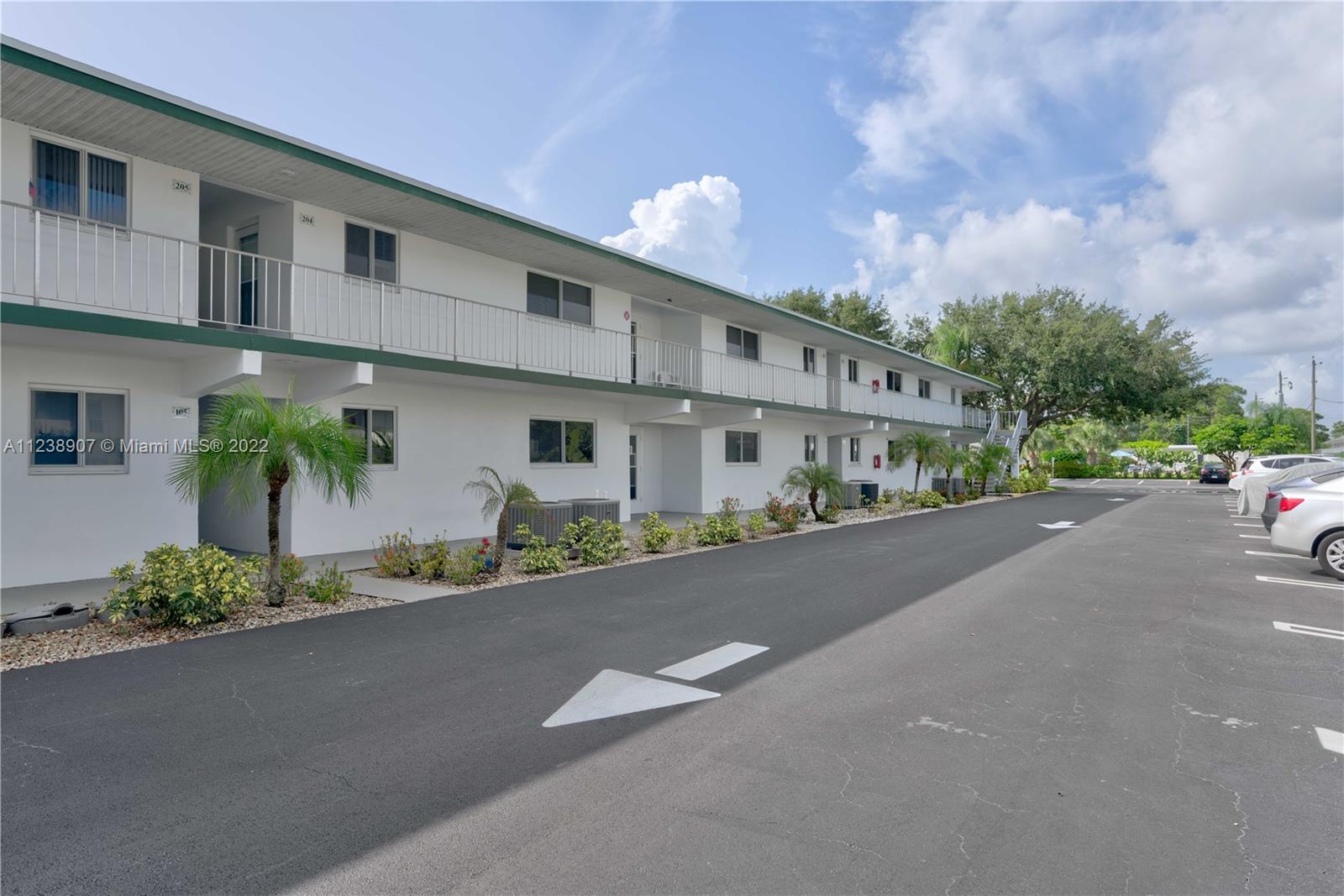 TEQUESTA GARDEN CONDO 1 - Residential