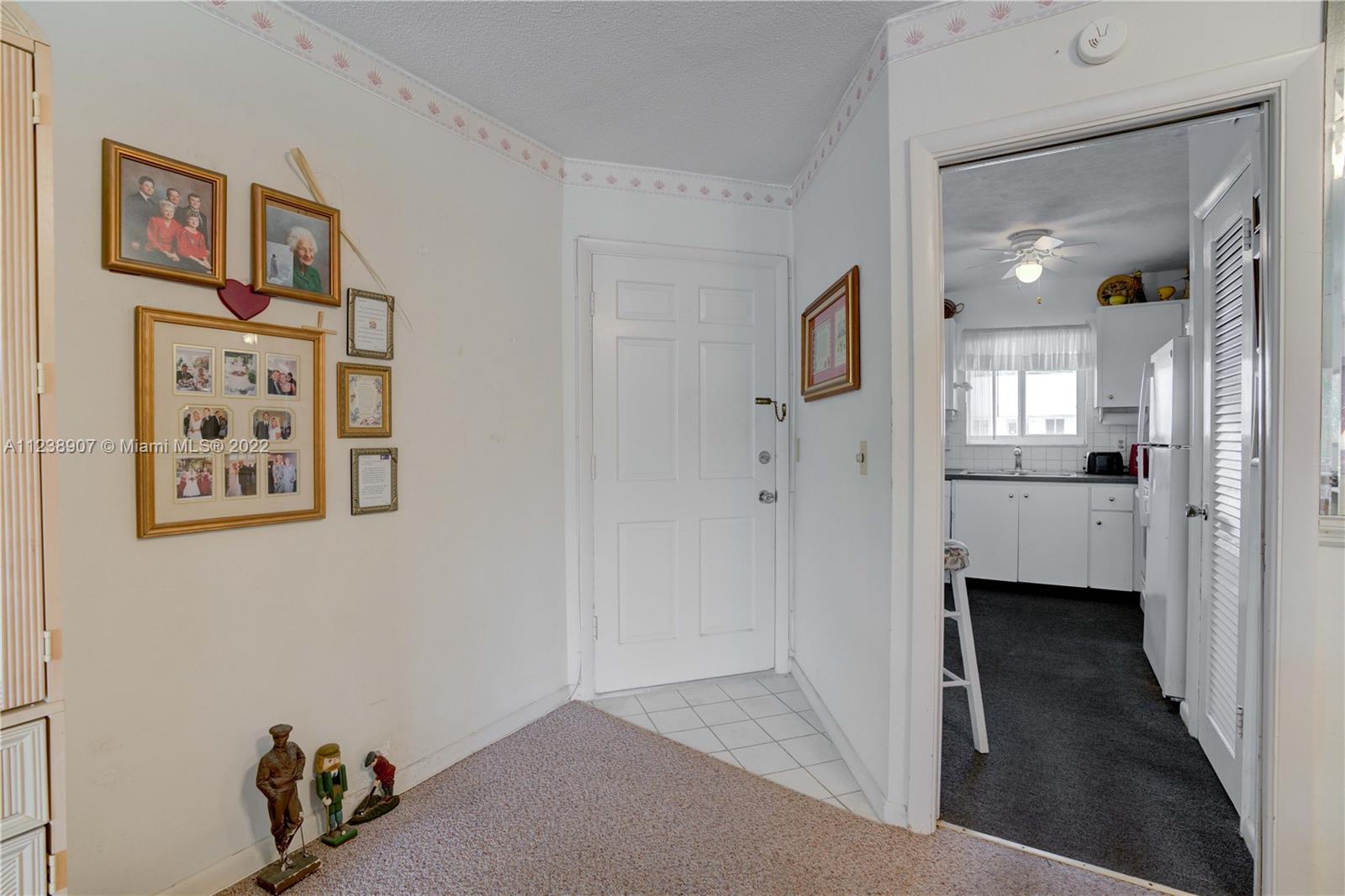 TEQUESTA GARDEN CONDO 1 - Residential