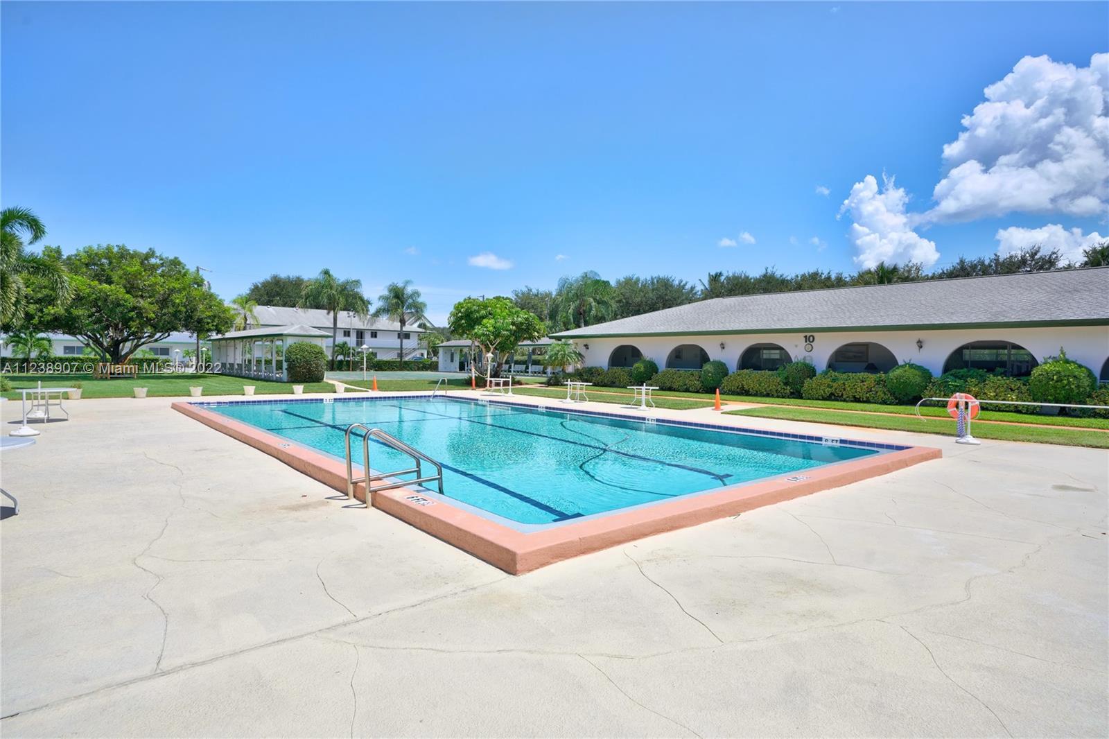TEQUESTA GARDEN CONDO 1 - Residential