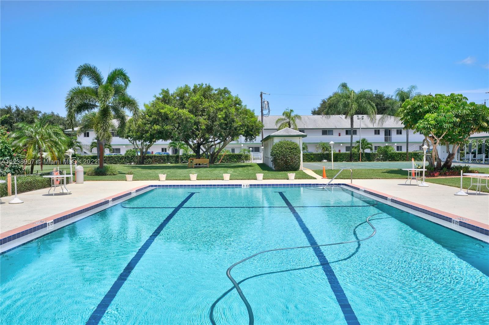 TEQUESTA GARDEN CONDO 1 - Residential