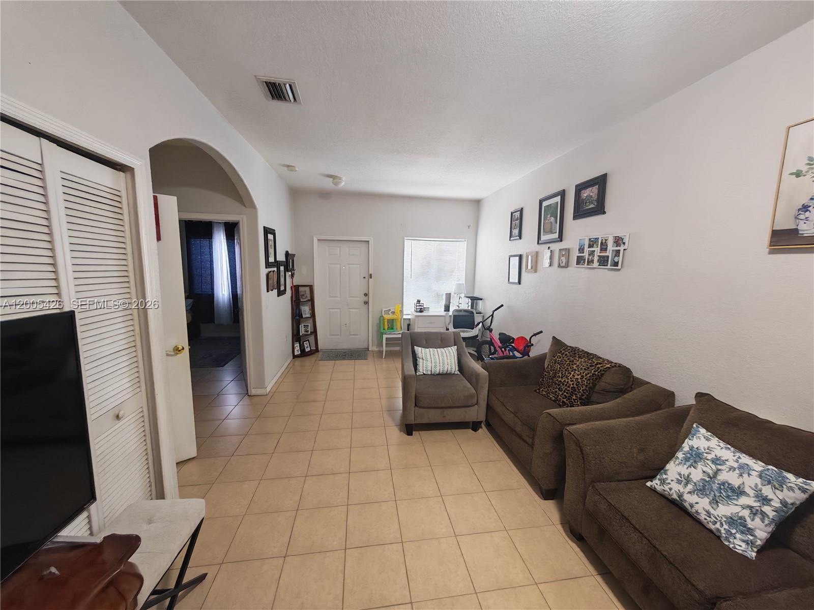 OLD BISCAYNE VILLAS CONDO - Residential