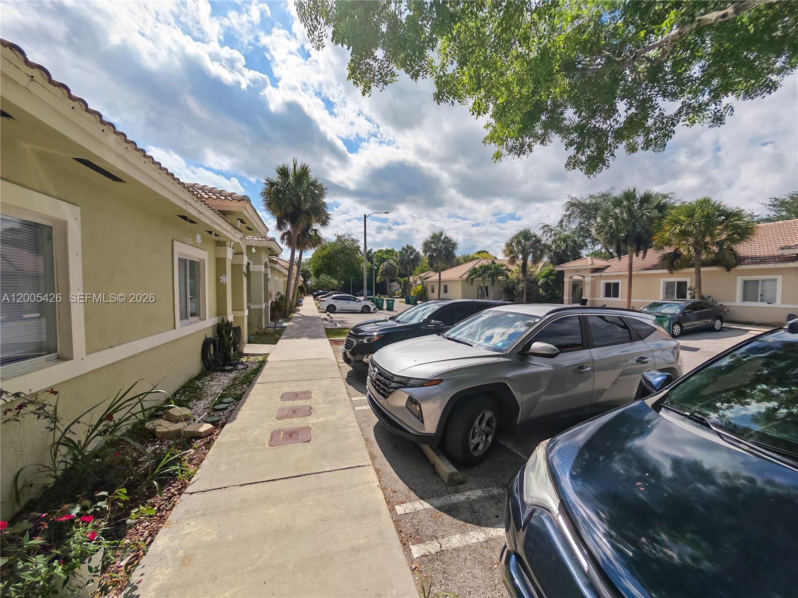 OLD BISCAYNE VILLAS CONDO - Residential