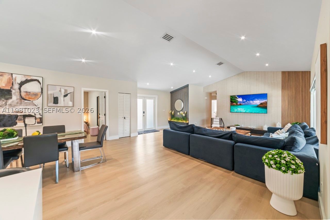 LIMEWOOD GROVE - Residential