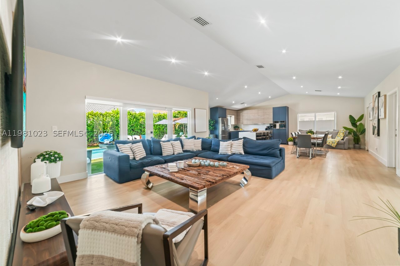 LIMEWOOD GROVE - Residential