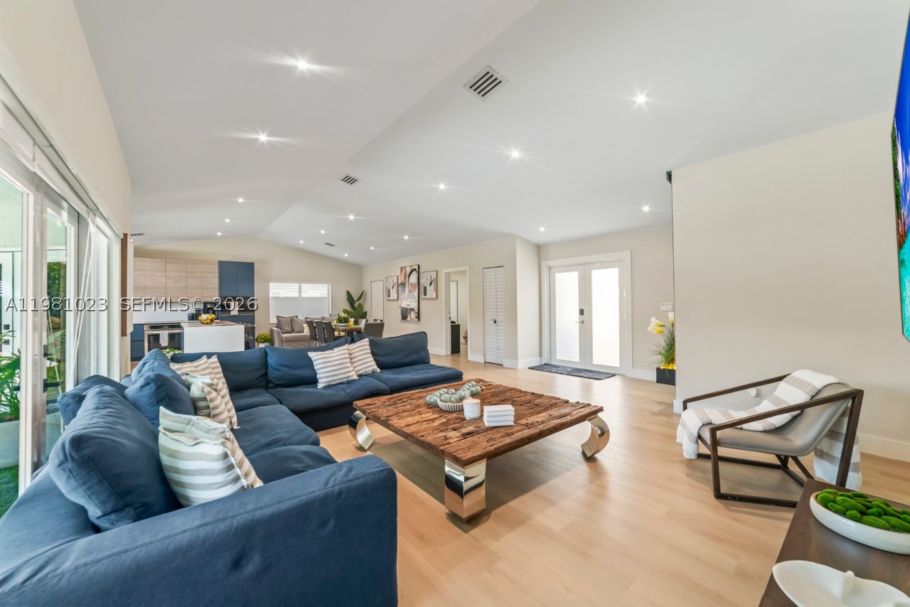 LIMEWOOD GROVE - Residential