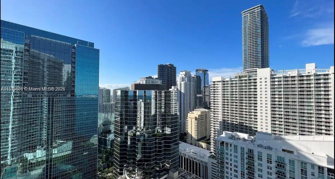 BRICKELL HOUSE - Residential