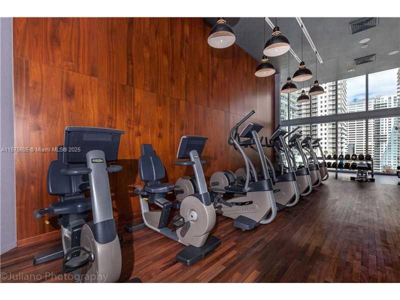 BRICKELL HOUSE - Residential