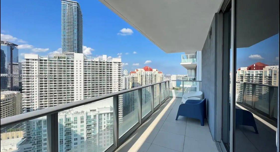 BRICKELL HOUSE - Residential