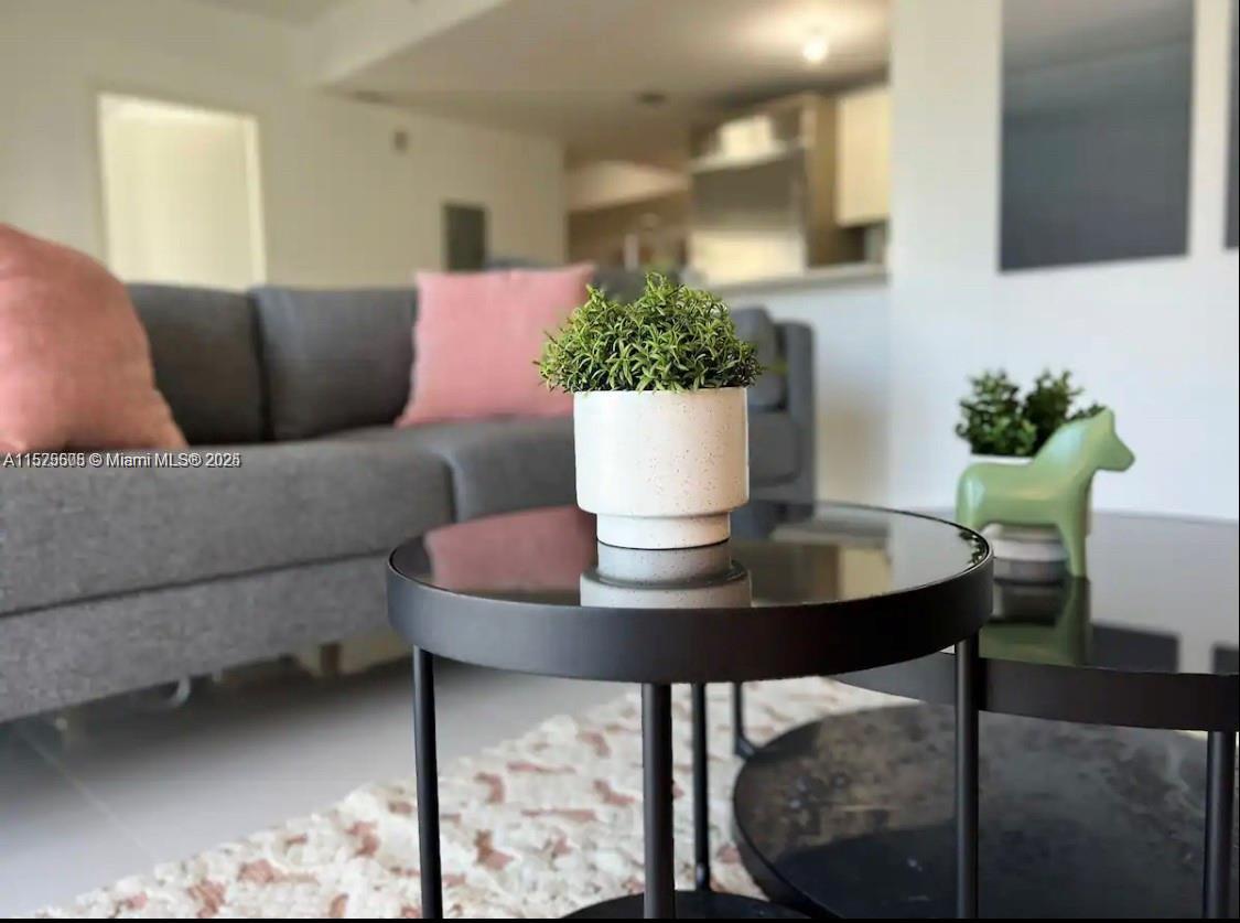 BRICKELL HOUSE - Residential