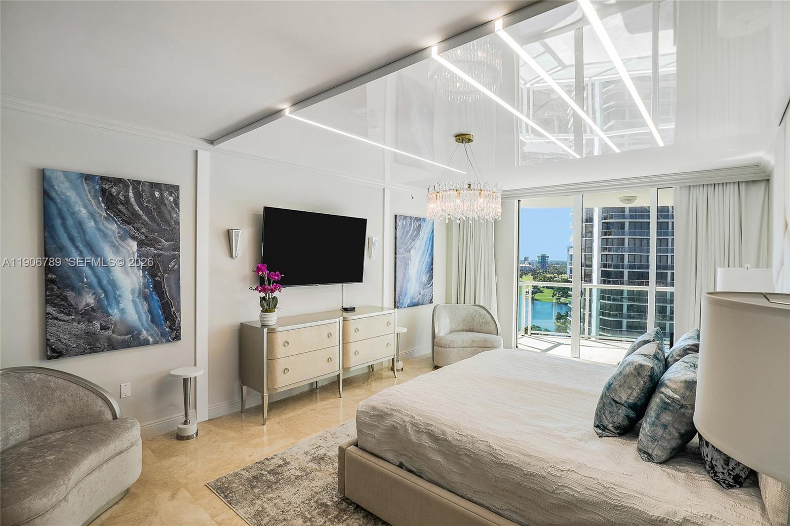 HAMPTONS SOUTH CONDO - Residential