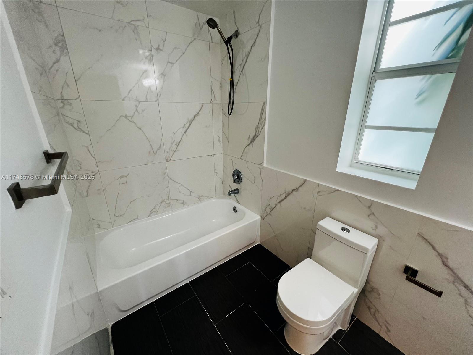 OCEANSIDE SEC ISLE OF NOR - Residential Lease
