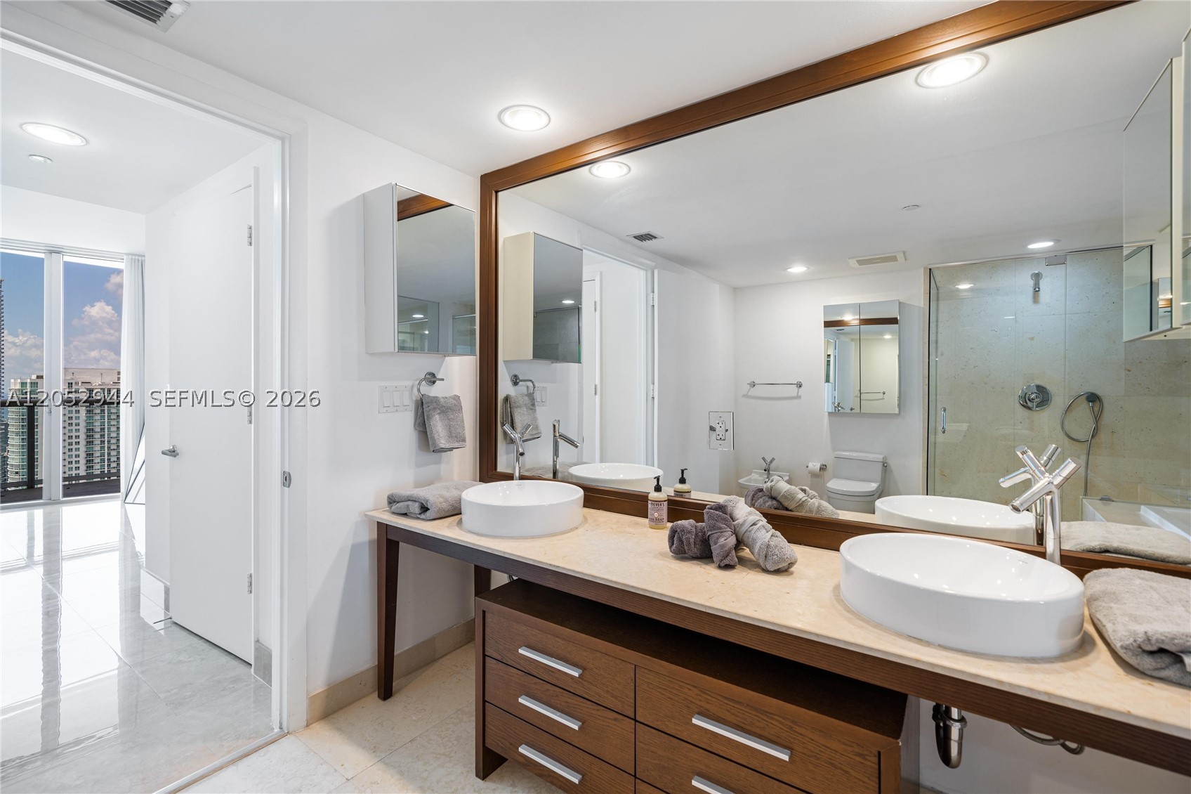 ICON BRICKELL NO TWO - Residential