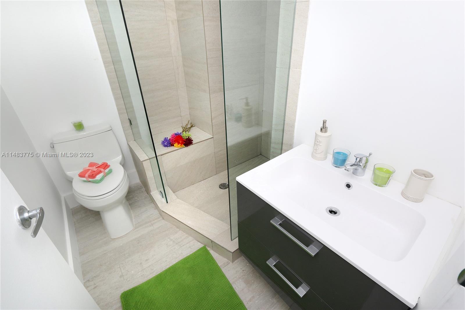 DANIELE CONDO - Residential Lease