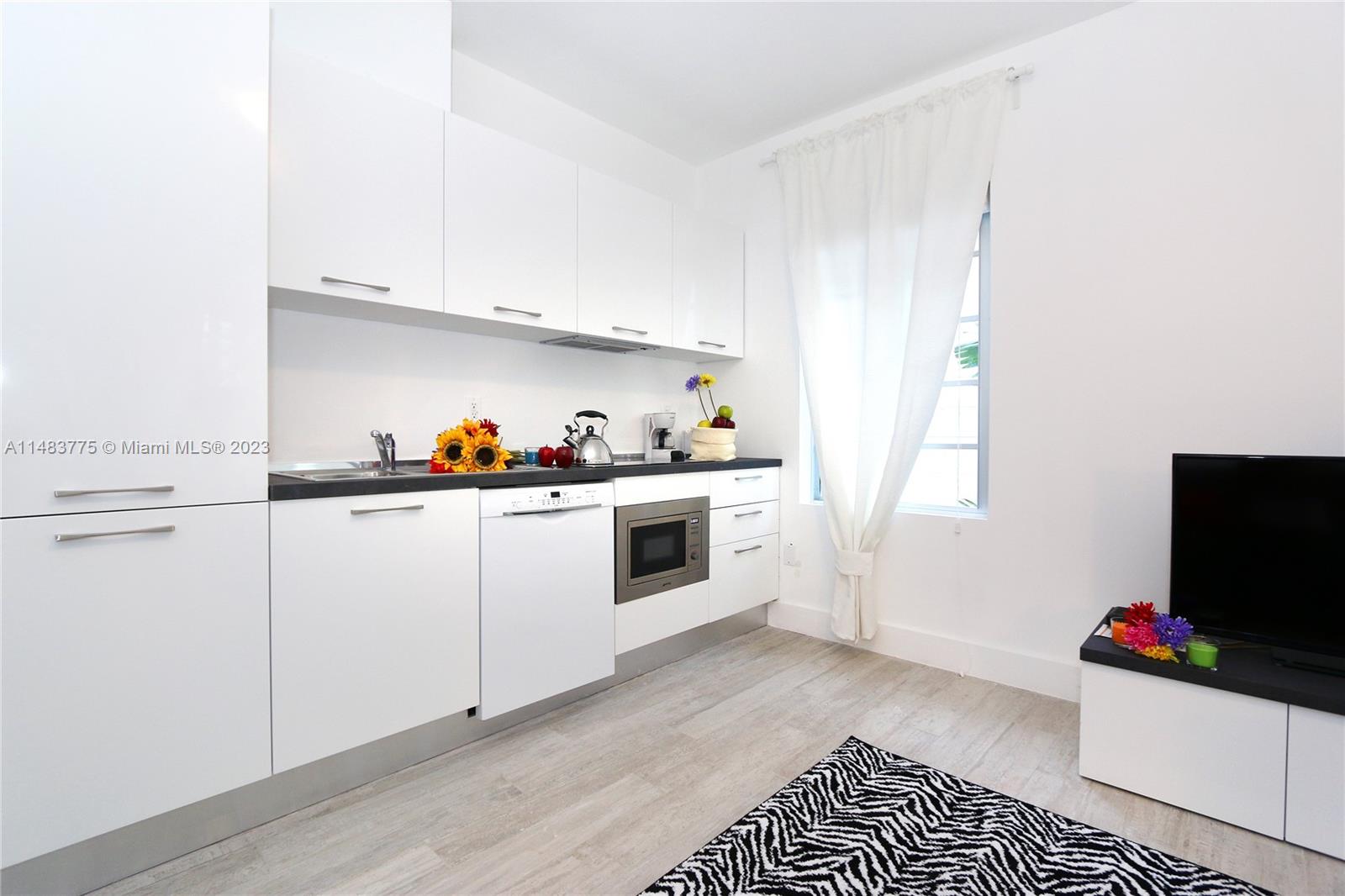 DANIELE CONDO - Residential Lease