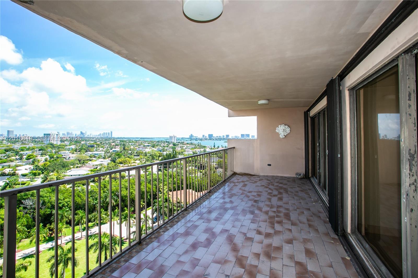 CRICKET CLUB CONDO - Residential