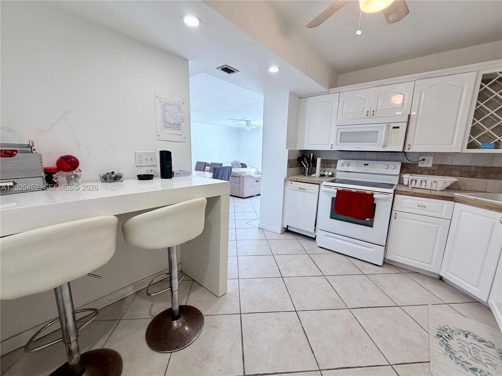 COMMODORE PLAZA CONDO - Residential Lease
