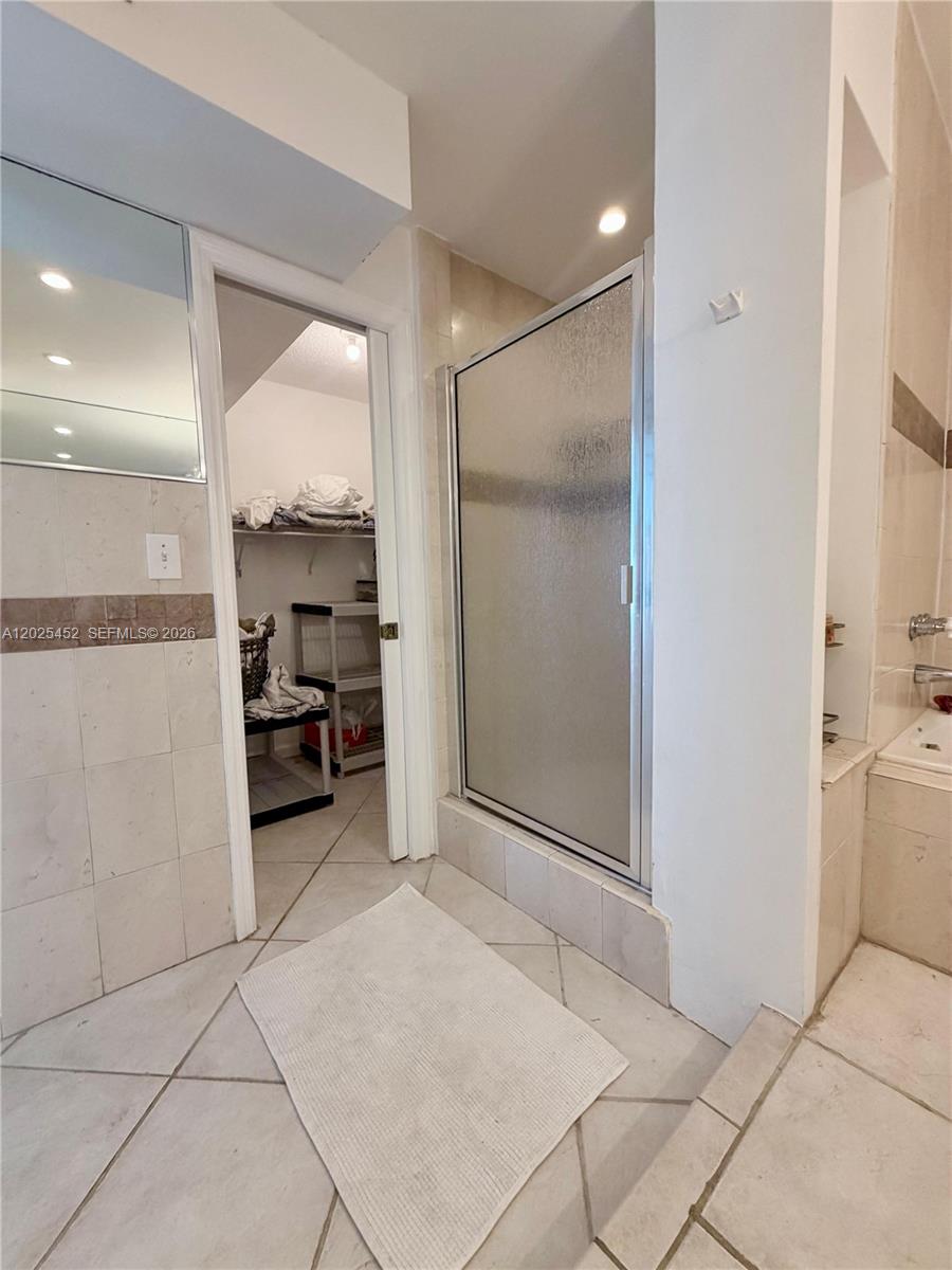 COMMODORE PLAZA CONDO - Residential Lease