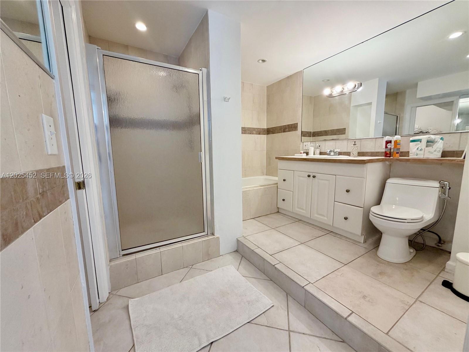 COMMODORE PLAZA CONDO - Residential Lease