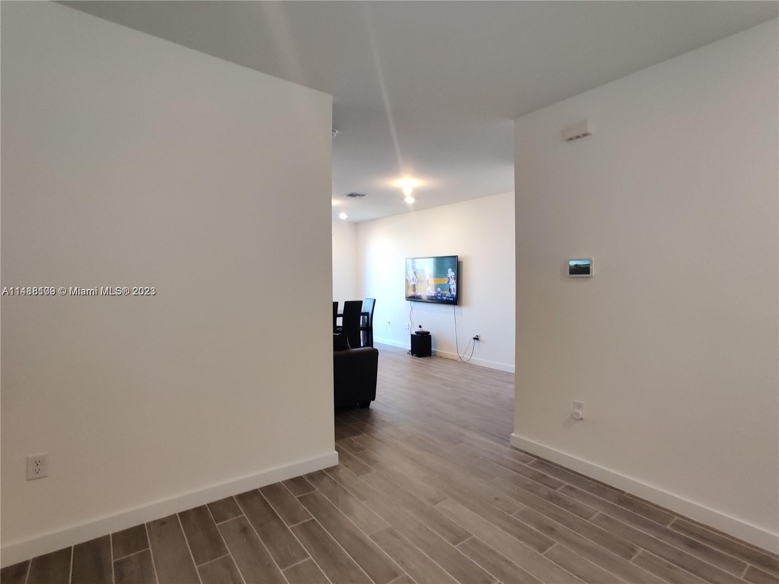 TOWNS AT SEASCAPE - Residential