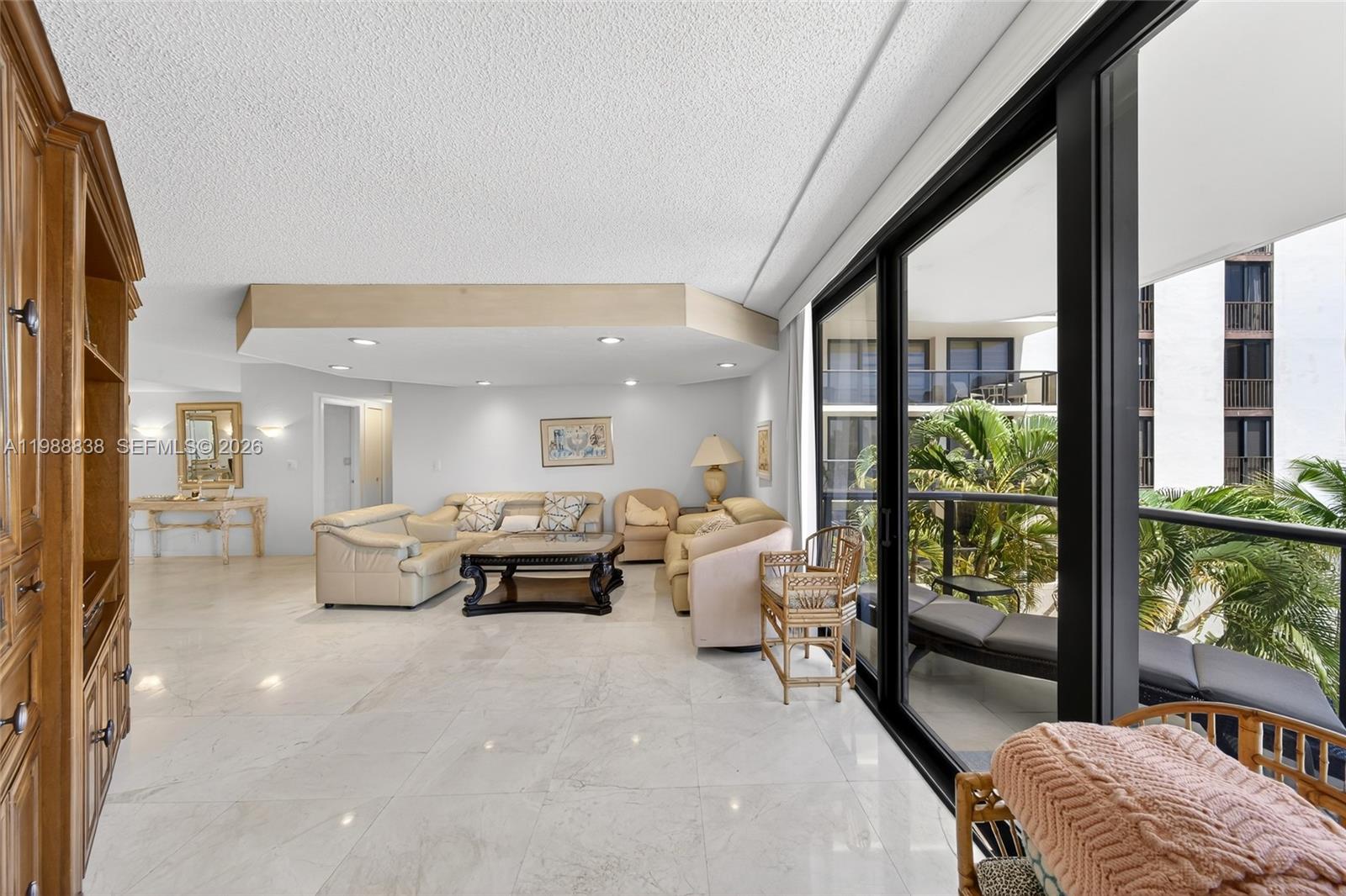 TURNBERRY ISLE SOUTH COND - Residential