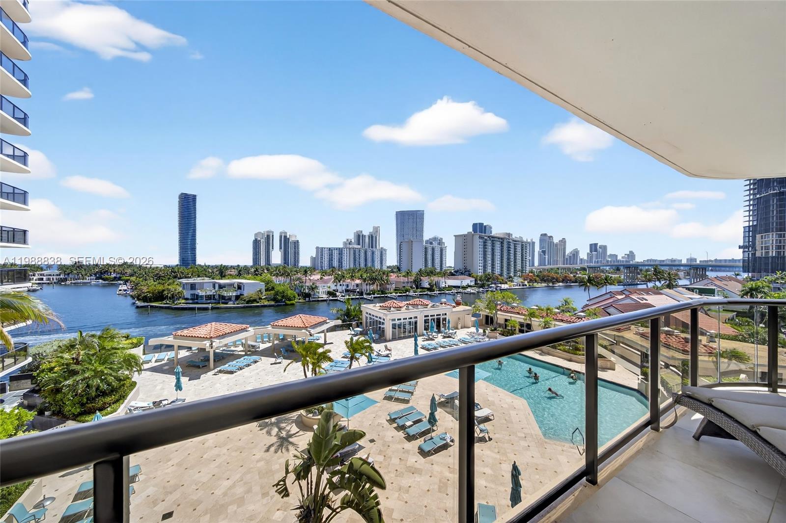 TURNBERRY ISLE SOUTH COND - Residential