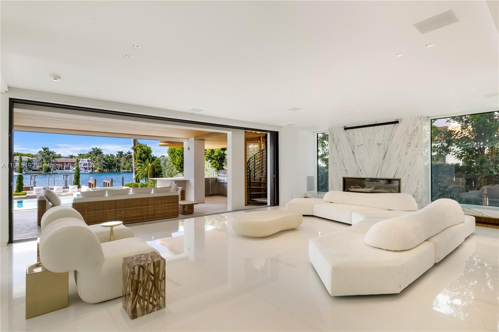 HIBISCUS ISLAND - Residential
