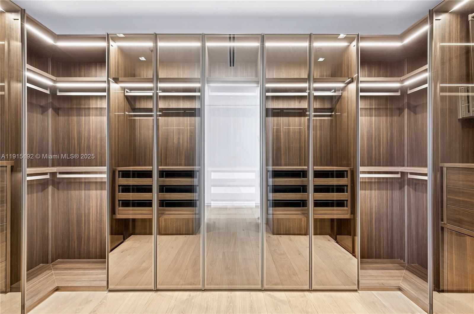 HIBISCUS ISLAND - Residential