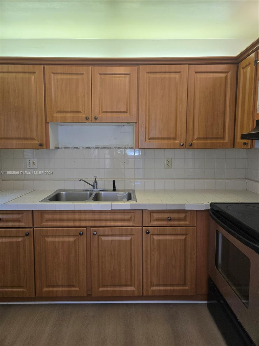 SNUG HARBOR SEC THREE - Residential Lease