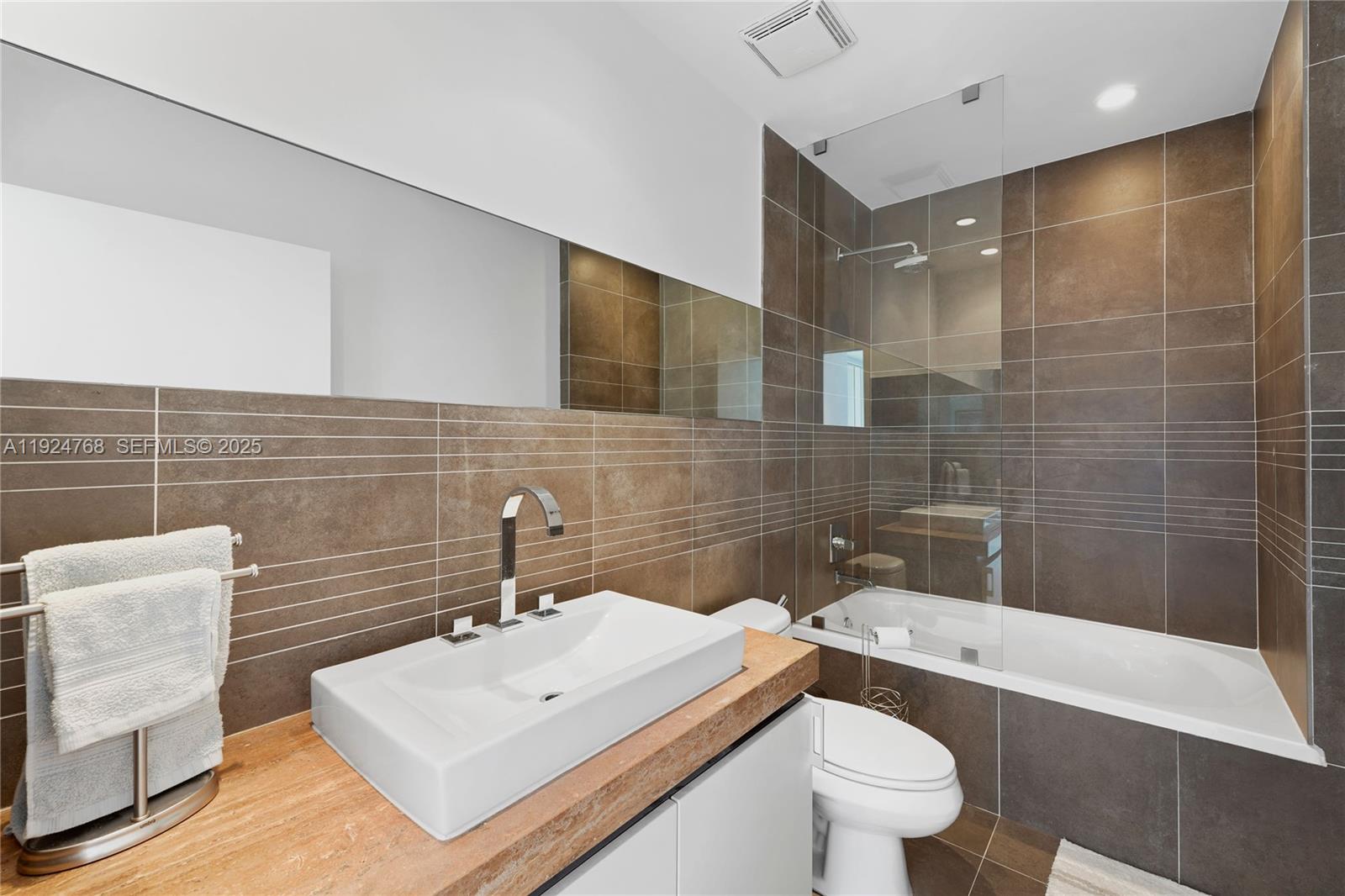 ARTEPARK SOUTH CONDO - Residential