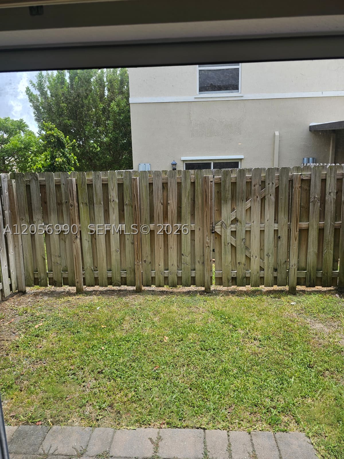 Beautiful Corner Townhome- Move in Ready! 3 Bedrooms and 3 full bathrooms, including one full bedroom and bathroom on the main level, excellent location close to shopping, Chapter Schools, Florida Turnpike, and more.