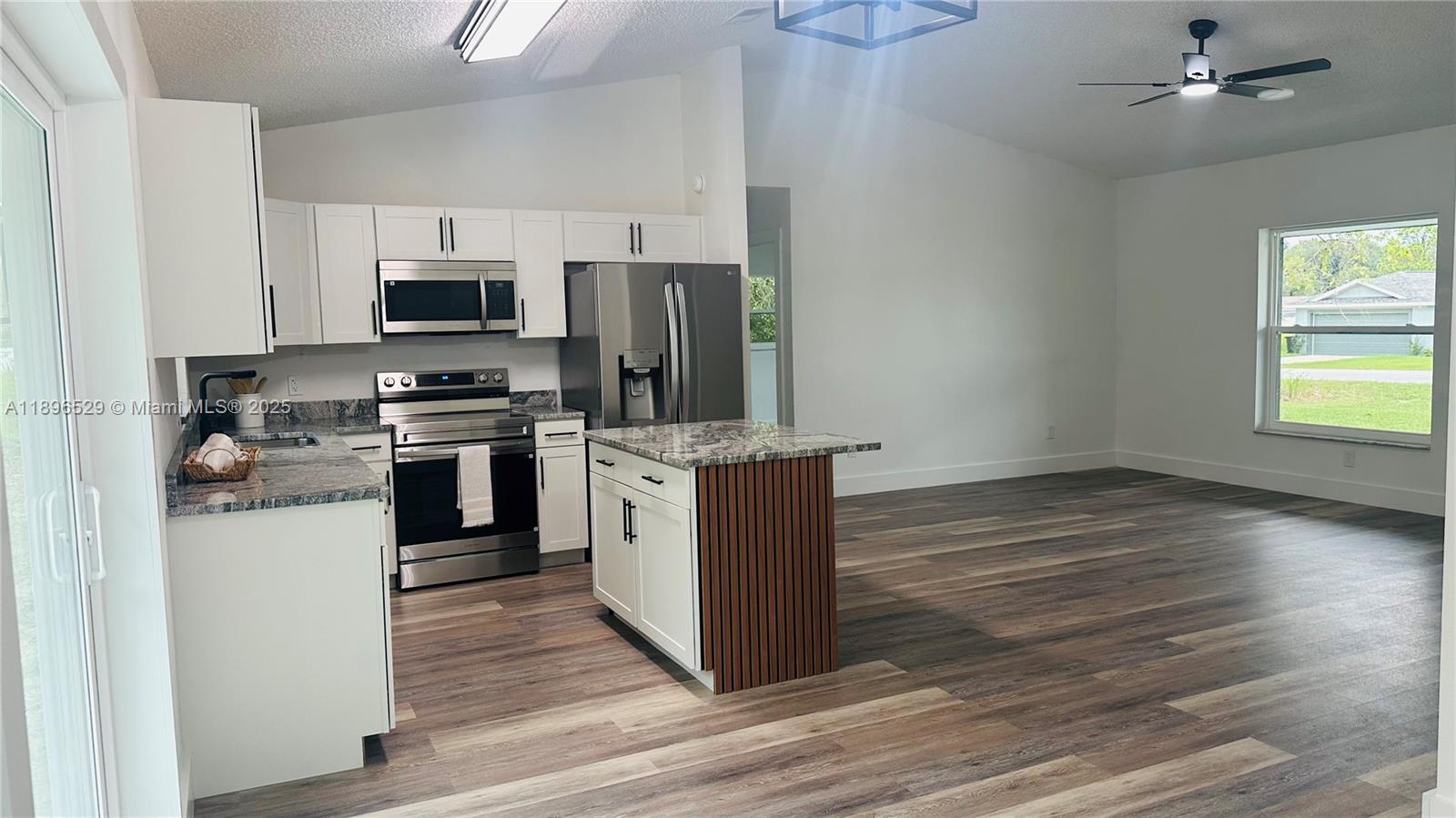SILVER SPRINGS SHORES UNIT - Residential Lease