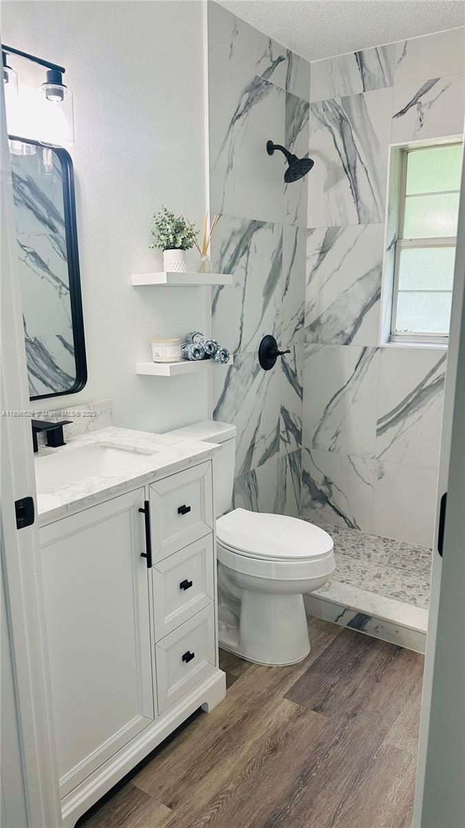 SILVER SPRINGS SHORES UNIT - Residential Lease