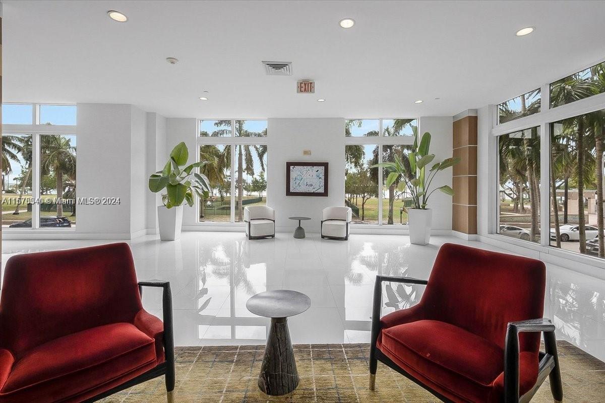 1800 CLUB CONDO - Residential